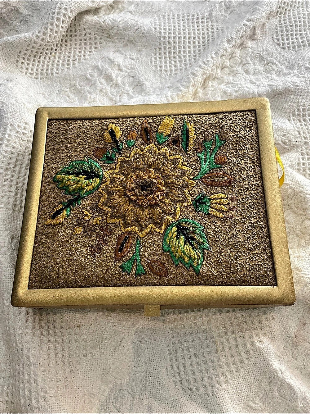 Floral Embroidered Jewelry Organizer